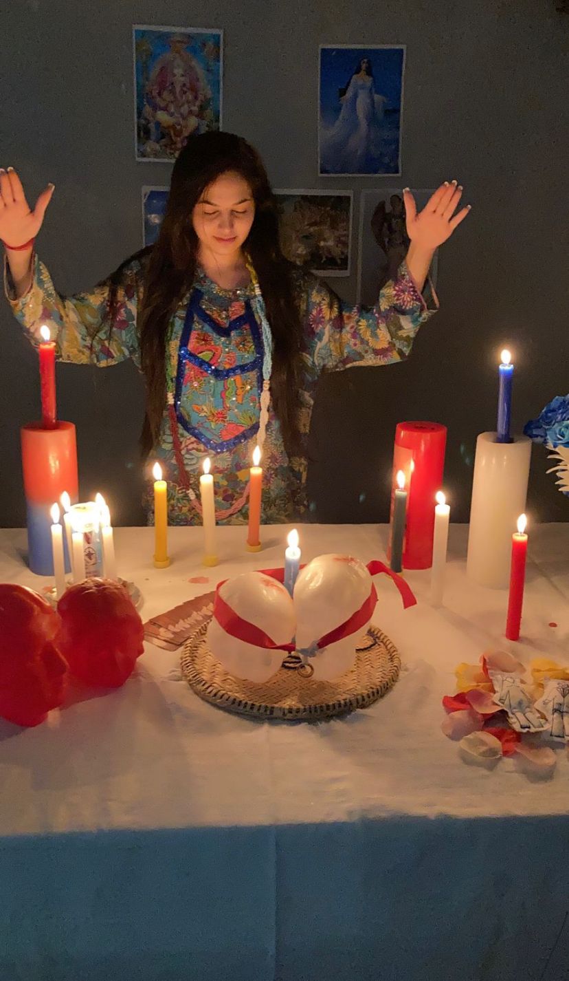 Ambiente de atendimento com velas